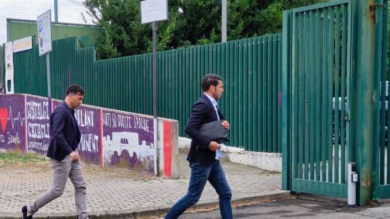 CENTRO SPORTIVO, La fila dei procuratori