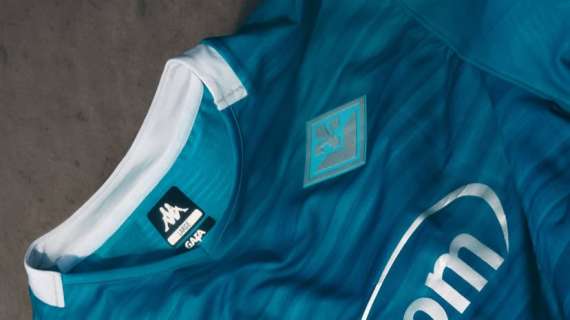 La Fiorentina lancia la terza maglia che si ispira ai colori dell'Arno