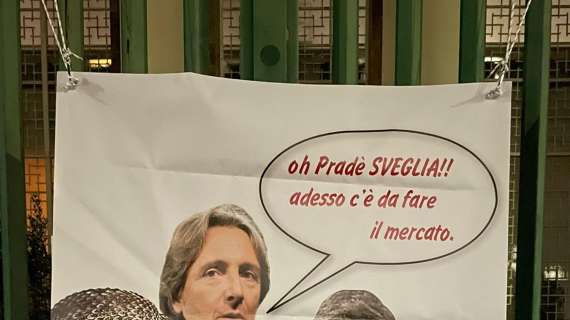FOTO FV, Lo striscione ironico sul mercato firmato UV '73