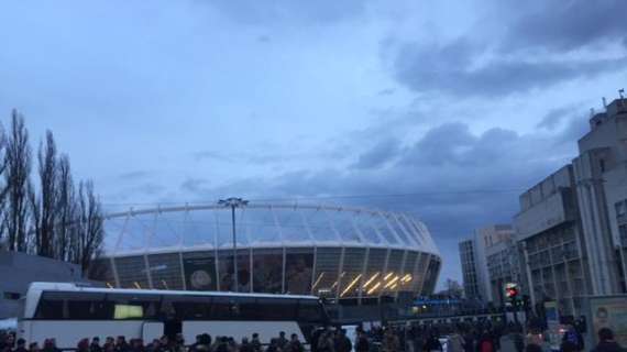 FOTO FV, I primi tifosi viola già allo stadio di Kiev