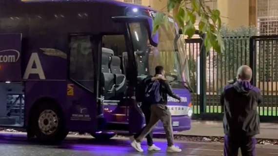 VIDEO FV, Le immagini dell'arrivo della squadra viola