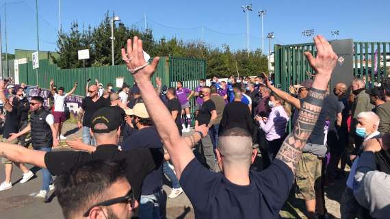 FOTO-VIDEO FV, I TIFOSI AI GIOCATORI: ONORATE LA MAGLIA, DIETRO DI VOI C'È UNA CITTÀ