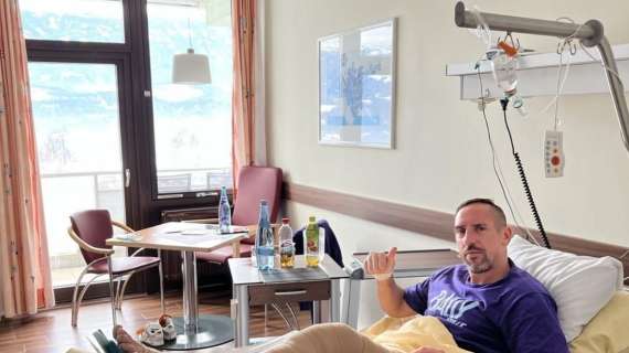 FOTO, L'ex viola Ribery si è operato al ginocchio