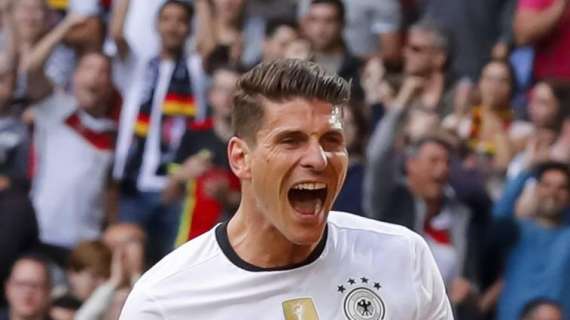 ACF, Gli auguri a Mario Gomez: compie 37 anni