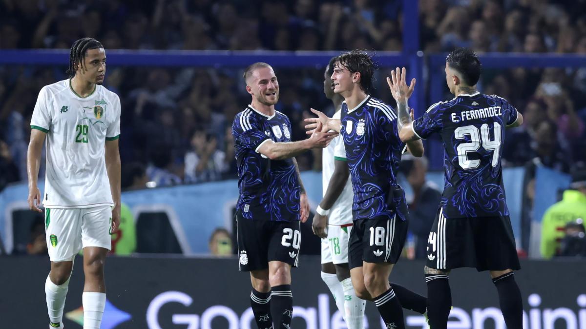 L'Argentina vince senza convincere. Ma che gol di Nico Paz su punizione