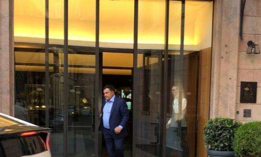 FOTO FV, Joe Barone esce dall'hotel di Commisso