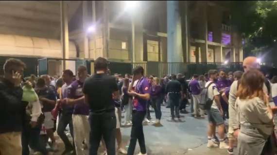 VIDEO FV, Tifosi viola amareggiati fuori dal Franchi