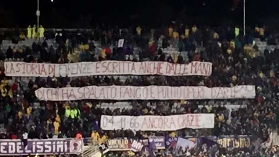 FOTO FV, Striscioni per l'alluvione del 1966