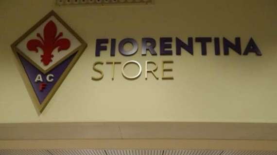 STORE PERETOLA, Stamani visita di quattro viola