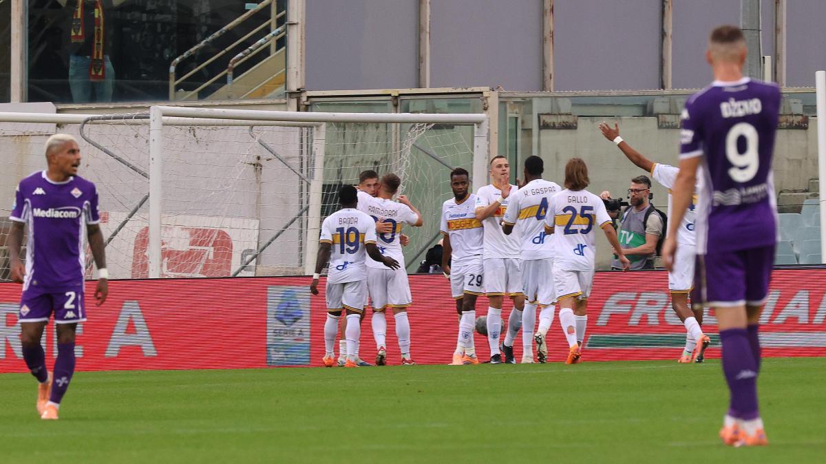 Fiorentina-Lecce 0-1, quarto cambio per Pioli: dentro anche Piccoli per Dzeko