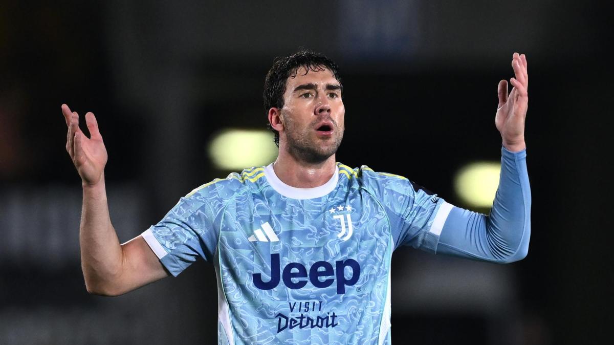 Vlahovic entra nel mirino della Roma. Ma la concorrenza è molto alta
