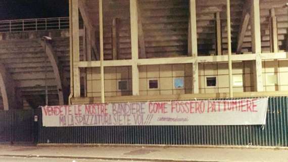 FRANCHI, Altro striscione di contestazione