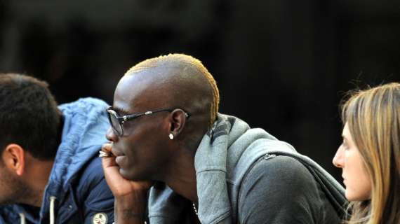 BALOTELLI, Regala mille sterline ad un clochard