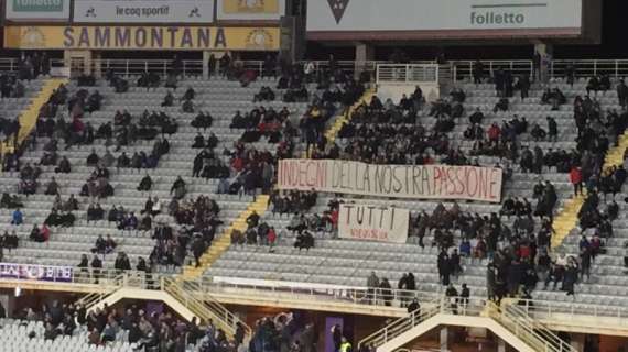 FOTO FV, La Curva: "Indegni della nostra passione"