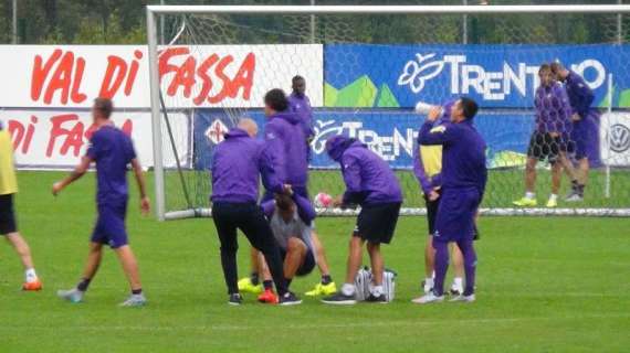 FOTO FV, Rebic va ko: esce dal campo dolorante