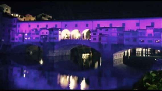 FOTO FV, Ponte Vecchio si colora di viola