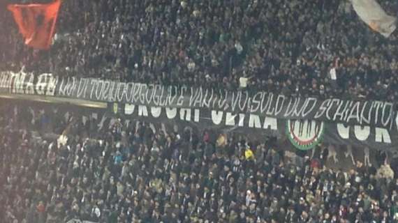 JUVE, Striscione dei tifosi contro Superga