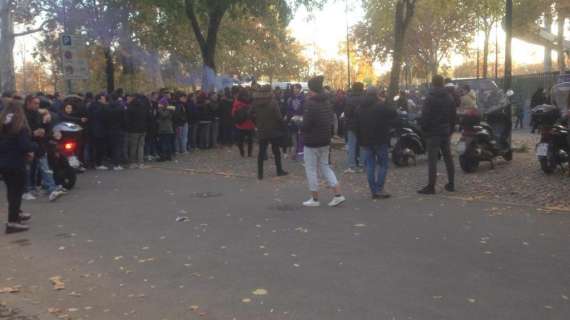 FOTO FV, Lunga coda all'ingresso della Fiesole