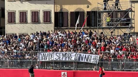 FOTO FV, Striscione in S.Croce: "Davide sempre con noi"