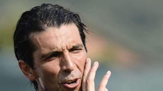 BUFFON, Grande Viola, un punto guadagnato