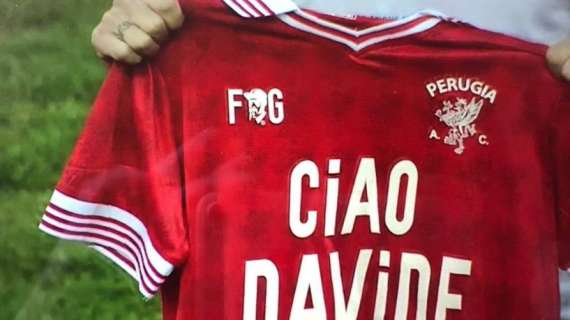 PER-BRE, Umbri con maglia "Ciao Davide"