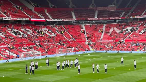 La Fiorentina "testa" il campo a Old Trafford: le immagini di Firenzeviola.it