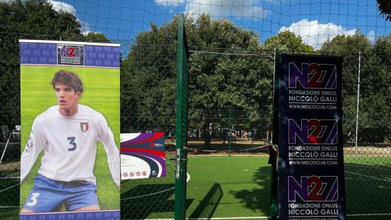 La Fondazione Niccolò Galli ha inaugurato un campo di calcio all'interno dei giardini di Campo di Marte: le immagini