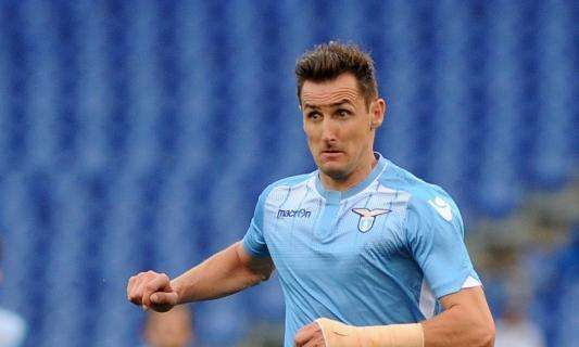 LAZ-FIO 2-4, Klose su rigore riapre la gara