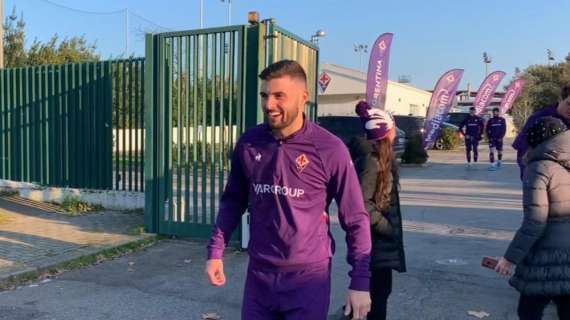 VIDEO FV, Cutrone scatta selfie coi tifosi al C.S.