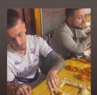 FOTO, Castro festeggia il gol: pizza a forma di 10