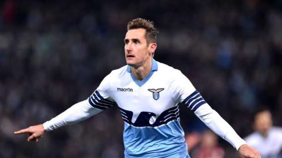 LAZ-FIO 4-0, Viola umiliati: Klose colpisce ancora