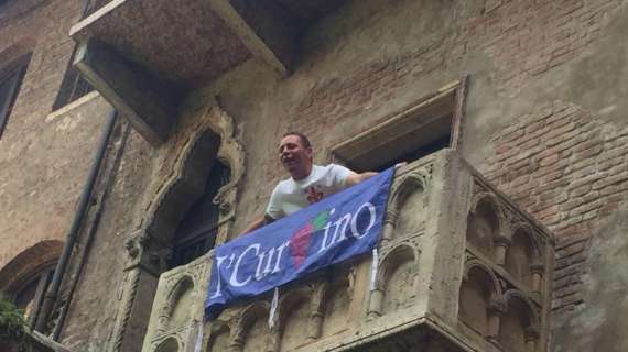 FOTO FV, Il balcone di Giulietta diventa viola