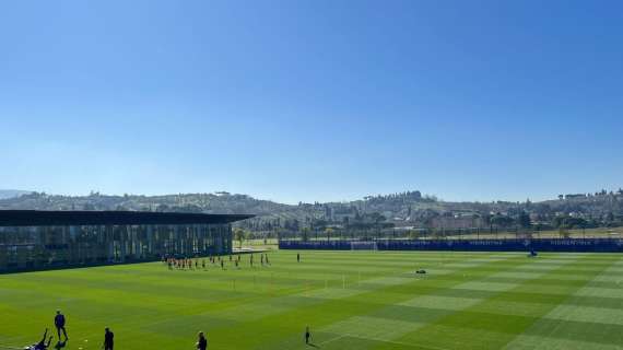 Fiorentina in campo al Viola Park per la rifinitura: in gruppo ci sono Adli e Kean