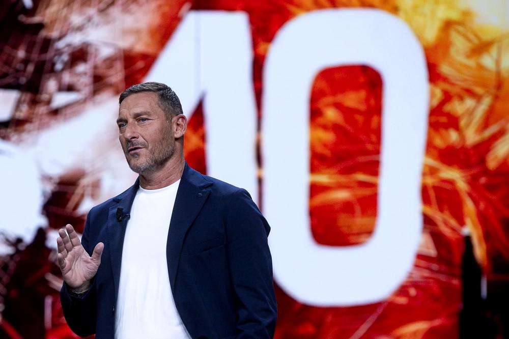 L'auspicio di Totti: "spero che gli azzurri restino uniti e ci portino a Mondiale"