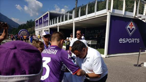 FOTO FV, Foto coi tifosi per Barone al V. Village