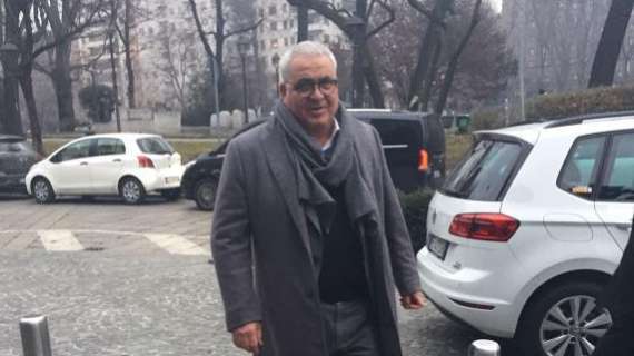 CORVINO, BERNA? HA LA MAGLIA VIOLA CUCITA ADDOSSO. SARRI...