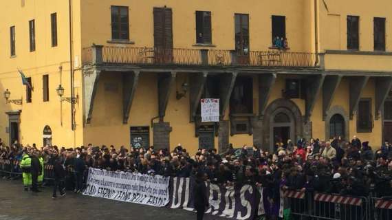 VIDEO FV, La Fiorentina a S.Croce per il funerale