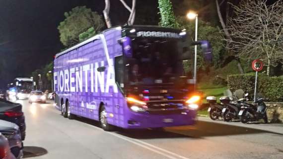 FOTO FV, Il pullman della Fiorentina è arrivato all'Olimpico