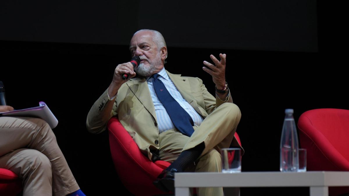 Napoli, De Laurentiis: "Le dimissioni di Conte una favola del web"