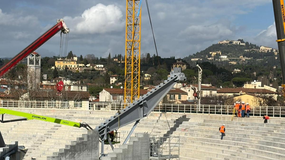 Restyling Franchi, le immagini della trave che sorreggerà la nuova Curva Fiesole