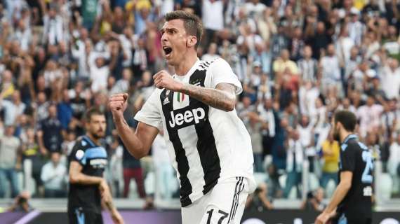 JUV-LAZ 2-0, Pjanic e Mandzukic stendono Badelj