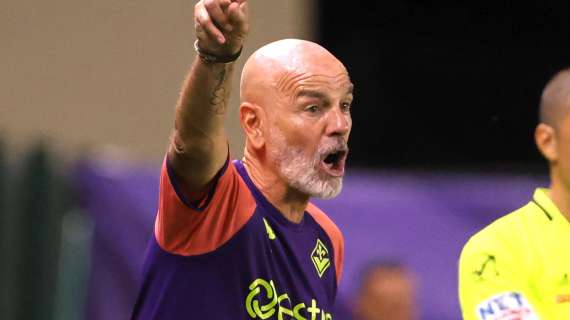 La Viola tiene il campo a Old Trafford e a tratti comanda la partita. Giudizi positivi per Pioli