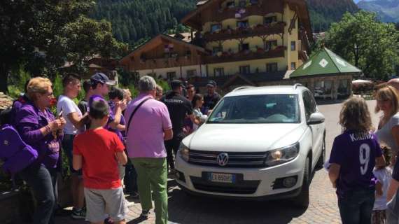 VIDEO FV, Sousa va al campo sommerso dai tifosi