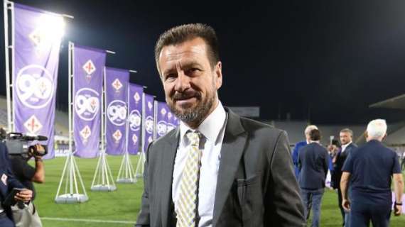 FOTO, Salica regala la maglia numero 4 a Dunga