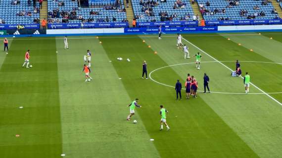 Leicester-Fiorentina, riscaldamento in corso per i viola al King Power Stadium
