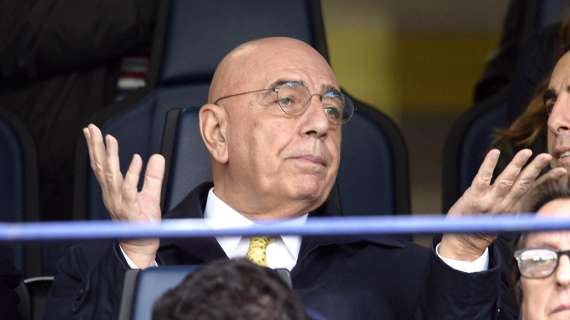 CLAMOROSO BERLUSCONI, Galliani resta al Milan