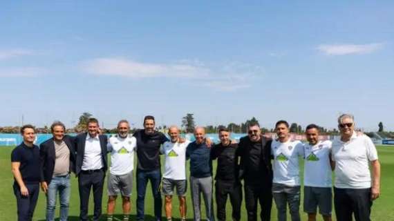 Il CT dell'Italia Gattuso e Buffon all'allenamento del Cagliari