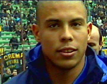 RONALDO, Si ritira a 34 anni