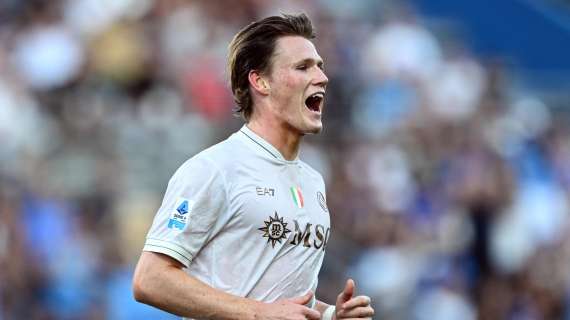 Il Napoli riparte da dove aveva lasciato: 0-2 al Sassuolo. Pari tra Genoa e Lecce