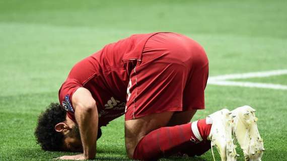 SALAH, Bambino si ferisce per una foto con lui